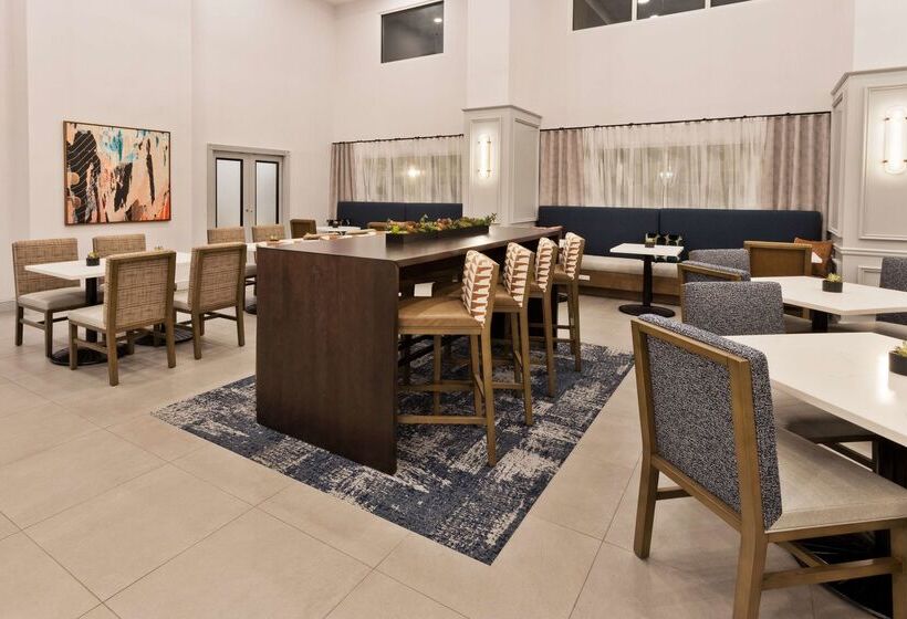 בית מלון כפרי Hampton Inn & Suites Lanett West Point