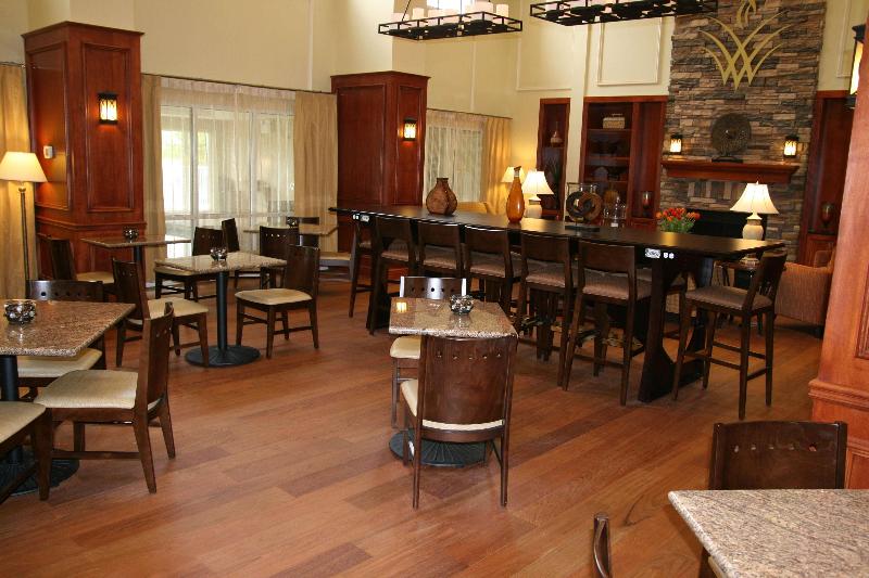 בית מלון כפרי Hampton Inn & Suites Lanett West Point
