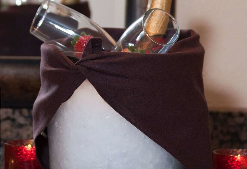 בית מלון כפרי Hilton Garden Inn Milwaukee Airport