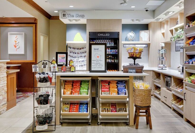 בית מלון כפרי Hilton Garden Inn Milwaukee Airport