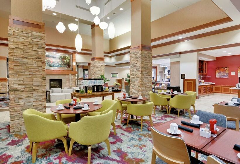 בית מלון כפרי Hilton Garden Inn Milwaukee Airport