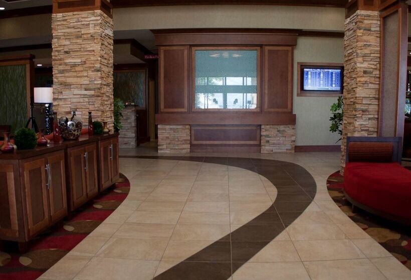 בית מלון כפרי Hilton Garden Inn Milwaukee Airport