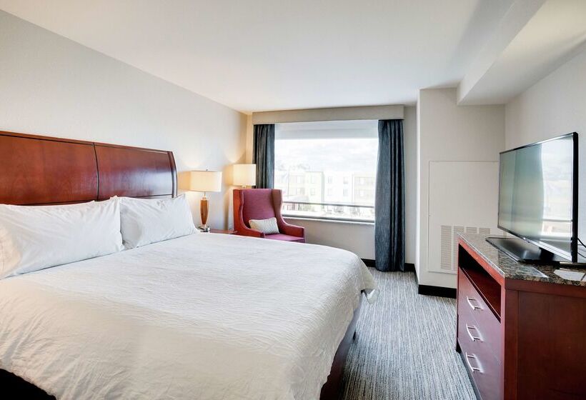 בית מלון כפרי Hilton Garden Inn Milwaukee Airport