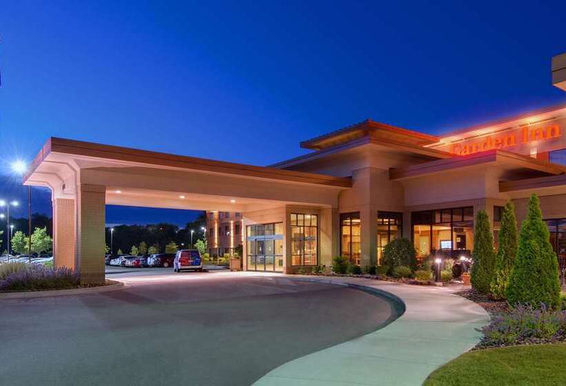 هتل Hilton Garden Inn Milwaukee Airport