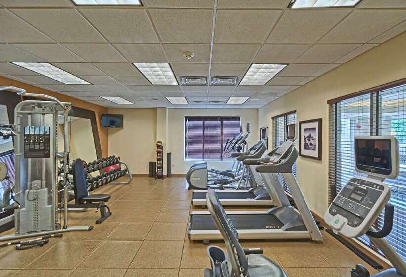 هتل Hilton Garden Inn Mt. Laurel