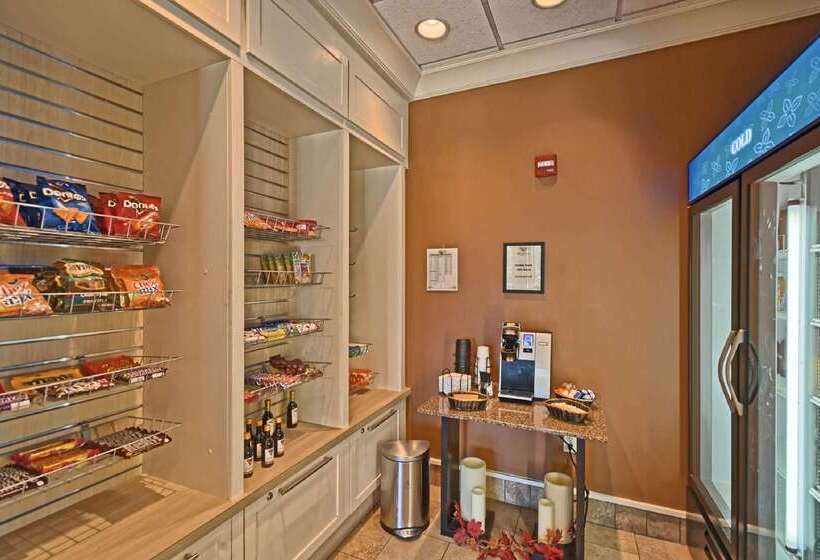 فندق Hilton Garden Inn Mt. Laurel