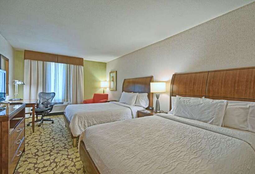هتل Hilton Garden Inn Mt. Laurel