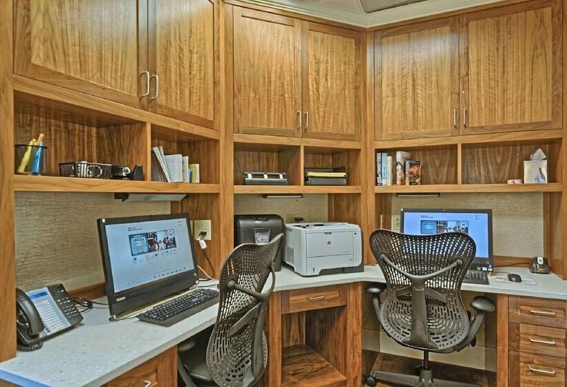 فندق Hilton Garden Inn Mt. Laurel