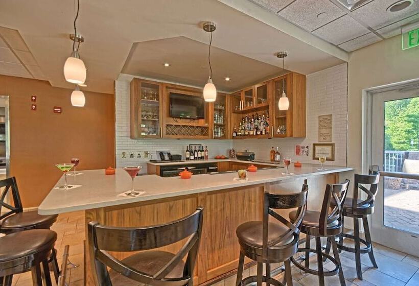 فندق Hilton Garden Inn Mt. Laurel