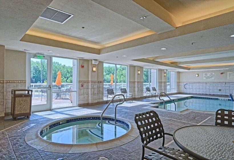 فندق Hilton Garden Inn Mt. Laurel