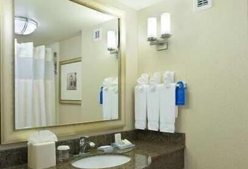 فندق Hilton Garden Inn Mt. Laurel