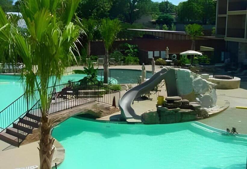 호텔 Holiday Inn Express & Suites Fredericksburg By Ihg