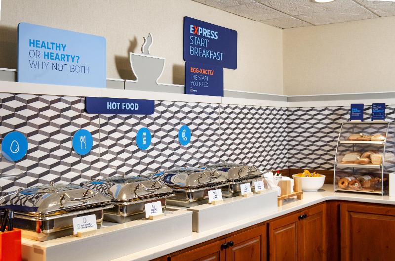 فندق Holiday Inn Express & Suites Hayward, An Ihg