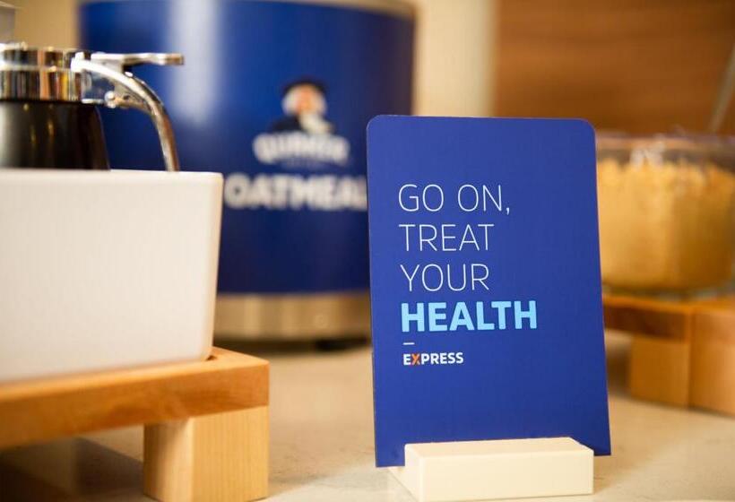 فندق Holiday Inn Express & Suites Hayward, An Ihg