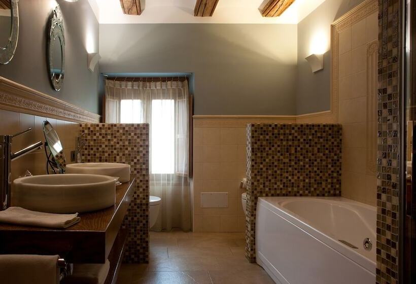 Отель Hospederia Chapitel