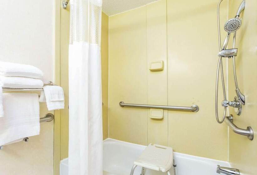 فندق Howard Johnson By Wyndham Lake City