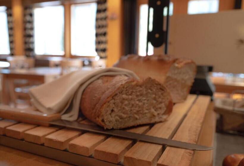 فندق Hôtel Cristal   Swiss Riders Lodge Grimentz