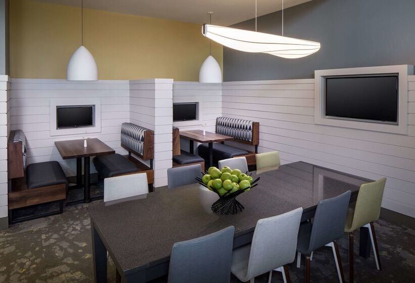 בית מלון כפרי Hyatt Place Long Island East End