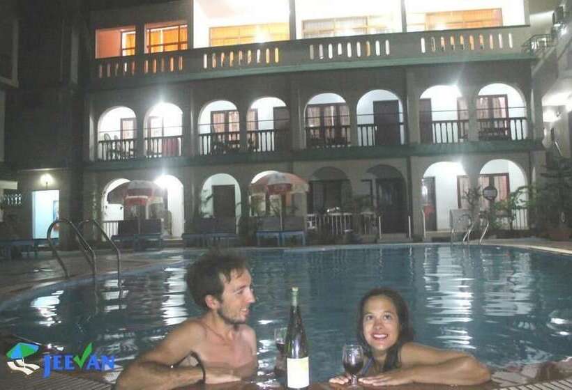 فندق Jeevan Ayurvedic Beach Resort