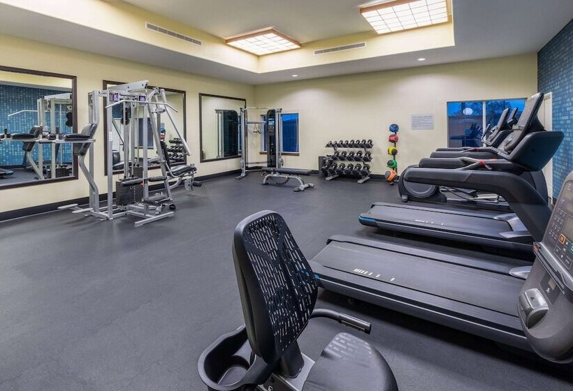 Отель La Quinta By Wyndham Houston New Caney