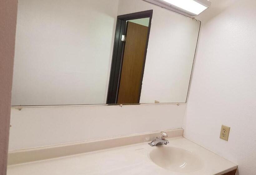 בית מלון כפרי Le Mars Inn And Suites