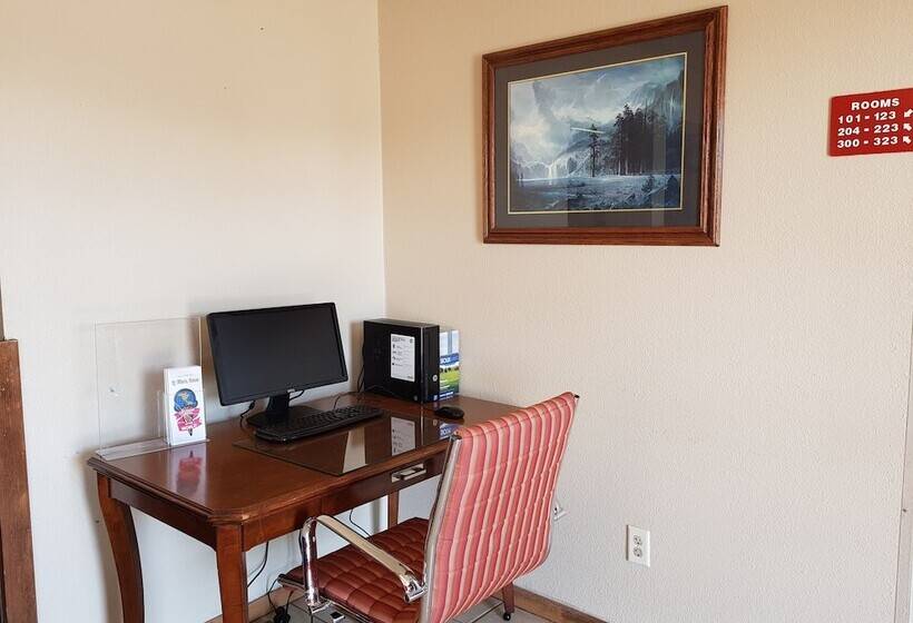 בית מלון כפרי Le Mars Inn And Suites