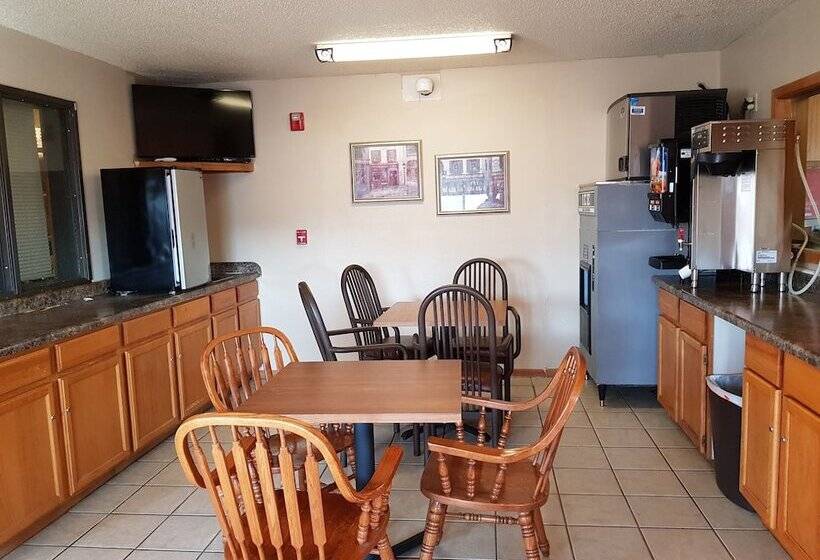 בית מלון כפרי Le Mars Inn And Suites