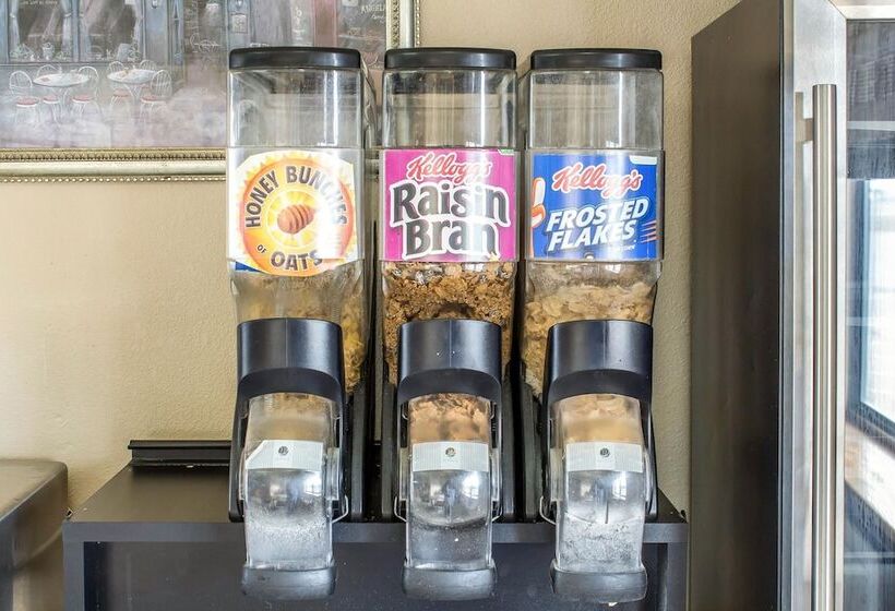 בית מלון כפרי Le Mars Inn And Suites