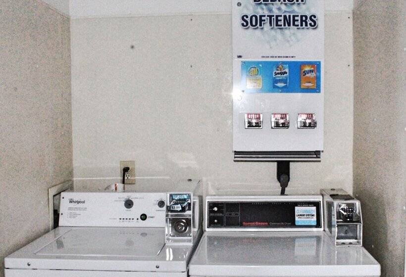 בית מלון כפרי Le Mars Inn And Suites