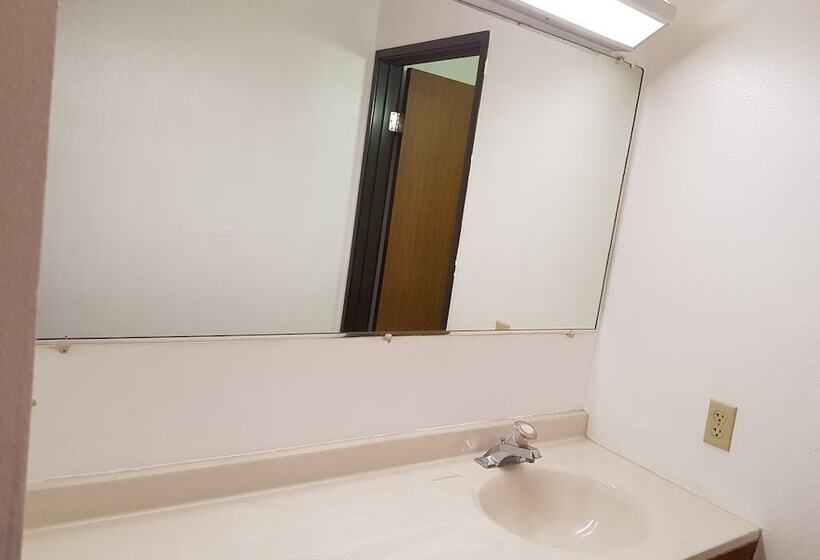 ホテル Le Mars Inn And Suites