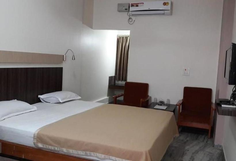 호텔 Madhuvan International By Amoghraj