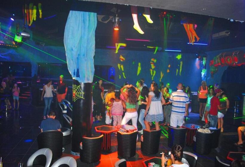 酒店 Mahdia Beach & Aqua Park