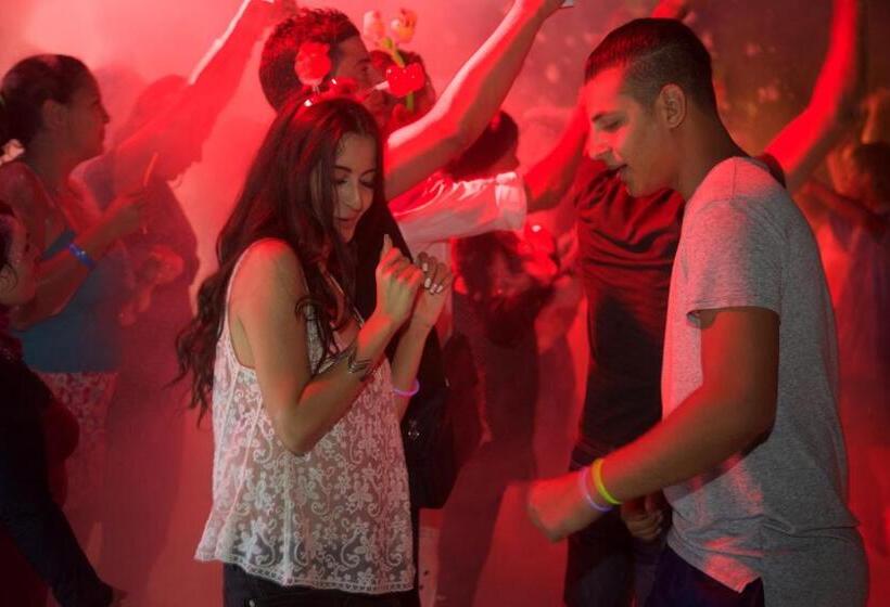 酒店 Mahdia Beach & Aqua Park