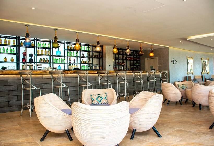 בית מלון כפרי Cartagena Karmairi - Adults Only