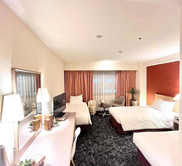 בית מלון כפרי Minamisenri Crystal