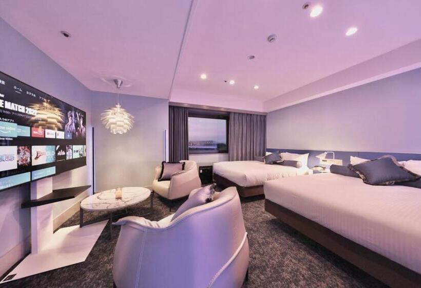 בית מלון כפרי Minamisenri Crystal