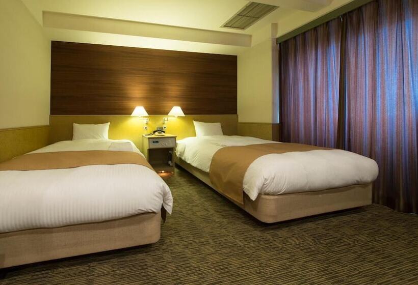 בית מלון כפרי Minamisenri Crystal