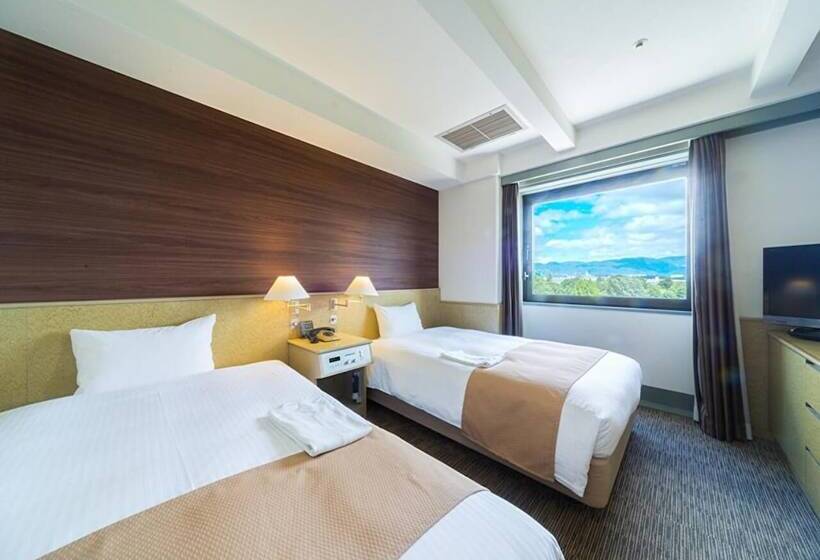 בית מלון כפרי Minamisenri Crystal