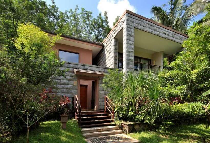 בית מלון כפרי Narada Resort & Spa Qixian Mount Sanya