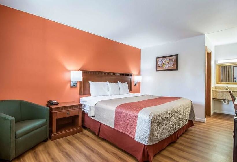 בית מלון כפרי Northway Inn Queensbury   Lake George