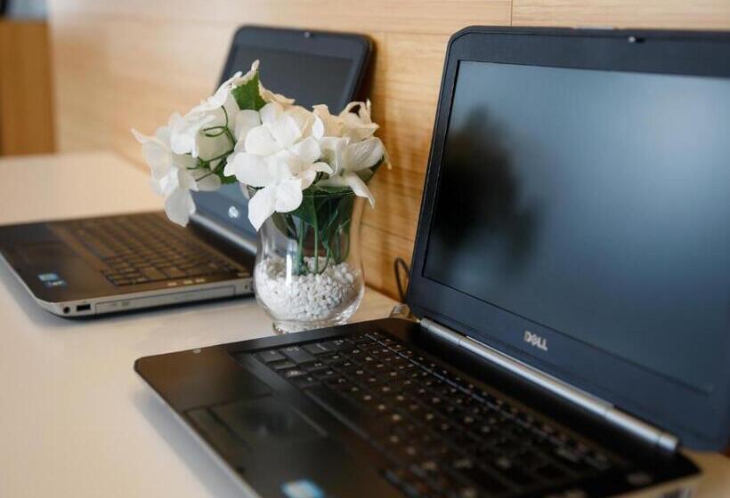 호텔 Ocean Reef Suites