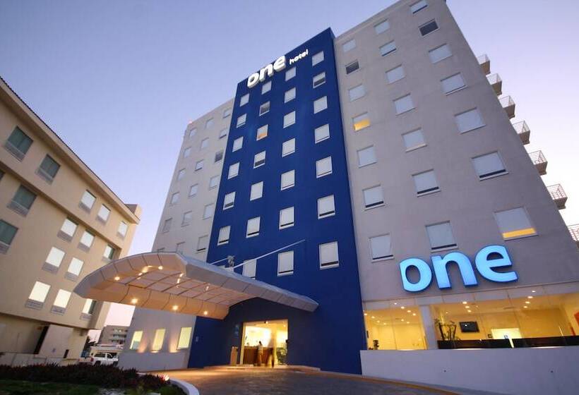 בית מלון כפרי One Ciudad Del Carmen Concordia