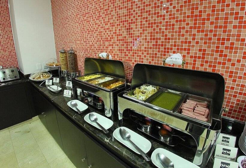 Отель One Culiacan Forum