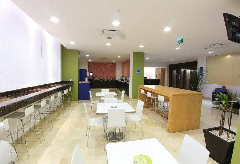 בית מלון כפרי One Culiacan Forum