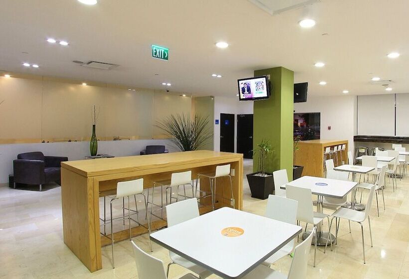 בית מלון כפרי One Culiacan Forum