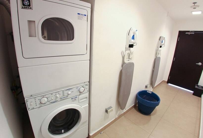 Отель One Culiacan Forum