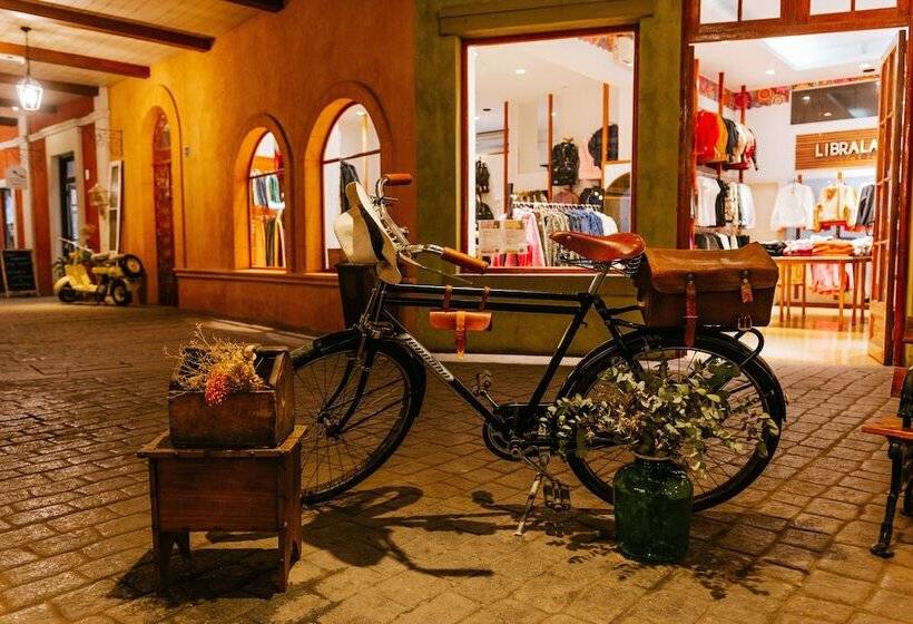 ホテル Plaza Central Canning