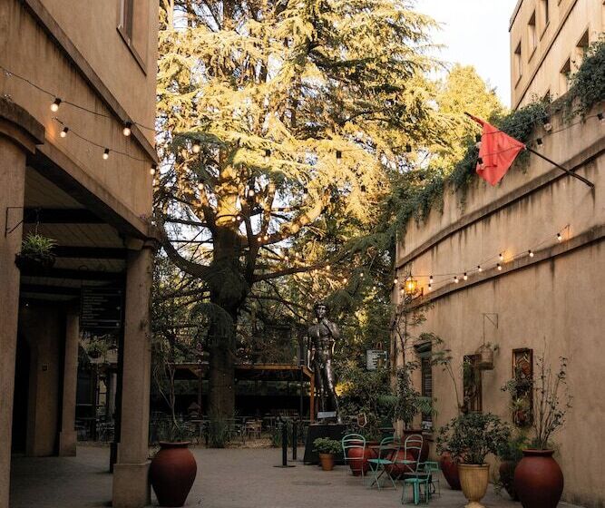 ホテル Plaza Central Canning