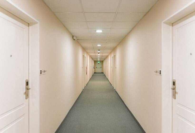 ホテル Plaza Central Canning