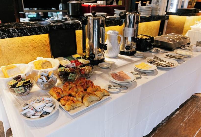 ホテル Plaza Central Canning